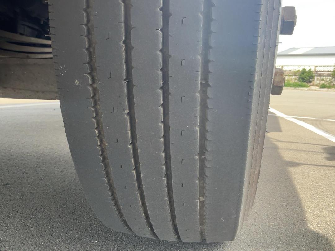 Photo '41' of Hino FD 1JLAG-HAU Curtainsider