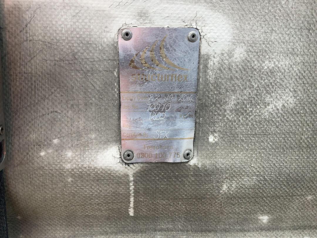 Photo '36' of Hino FD 1JLAG-HAU Curtainsider