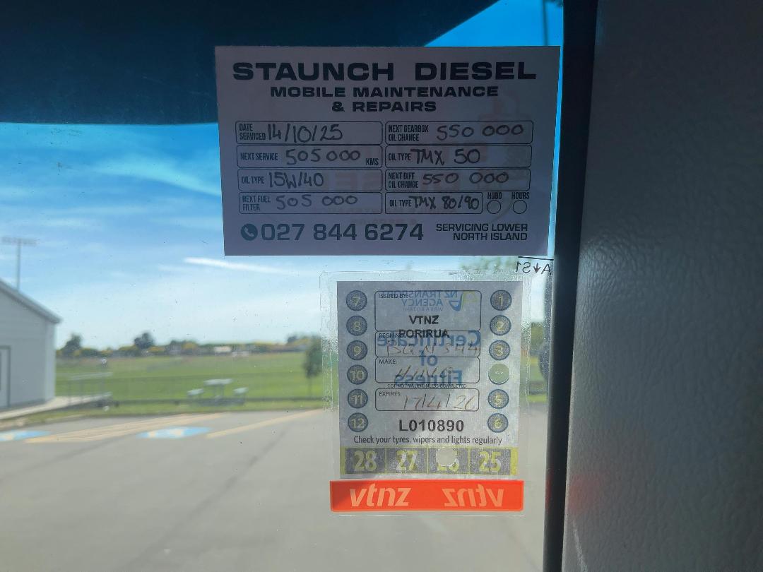 Photo '44' of Hino FD 1JLAG-HAU Curtainsider