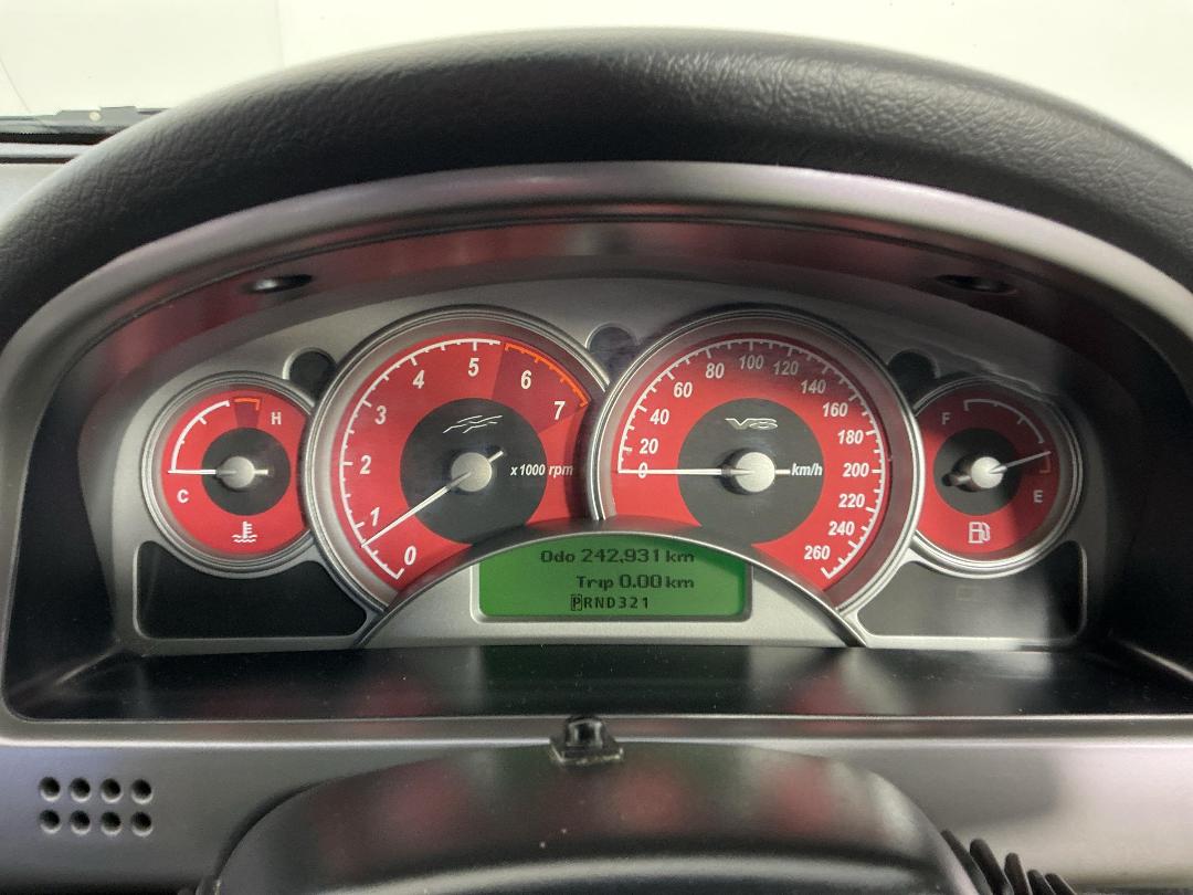 Photo '21' of Holden Commodore Photo '21' of Holden Commodore