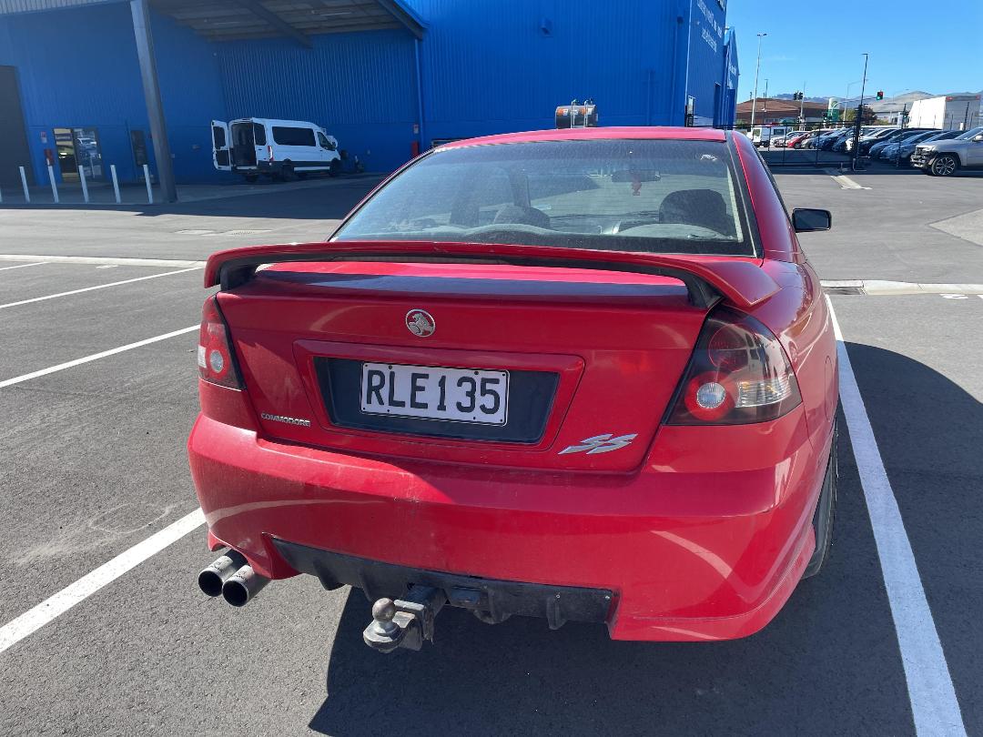 Photo '8' of Holden Commodore SS V8 Photo '8' of Holden Commodore SS V8