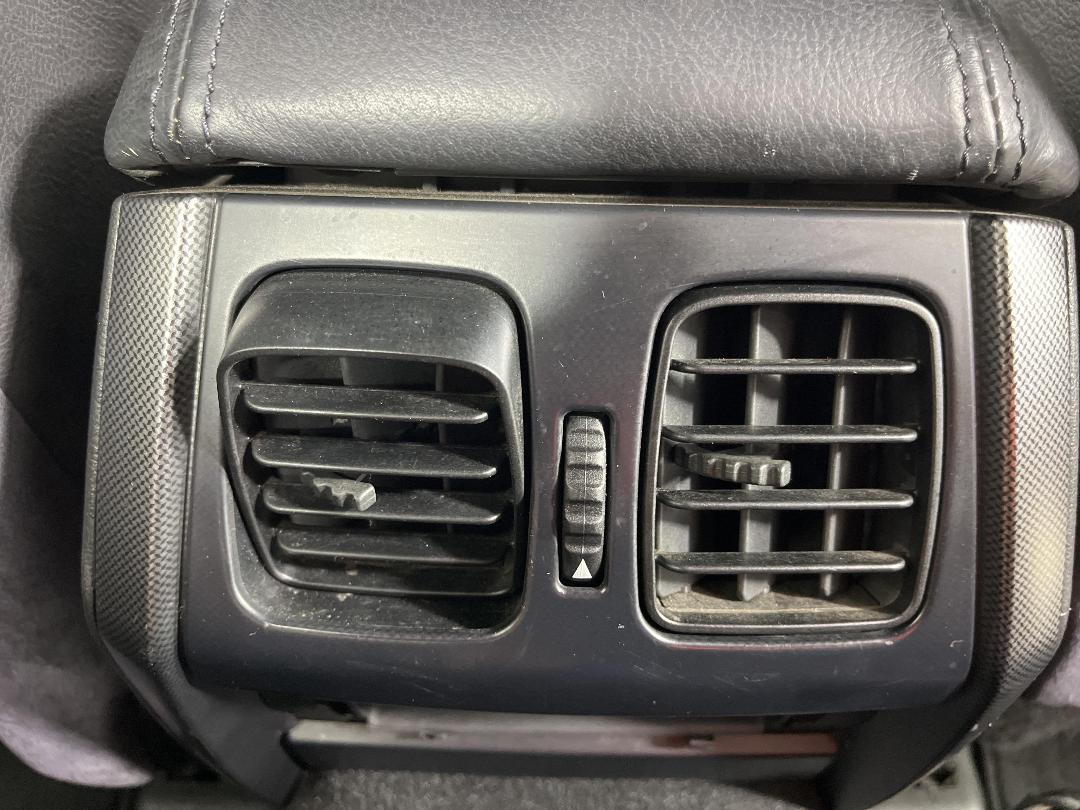 Photo '24' of Holden Commodore