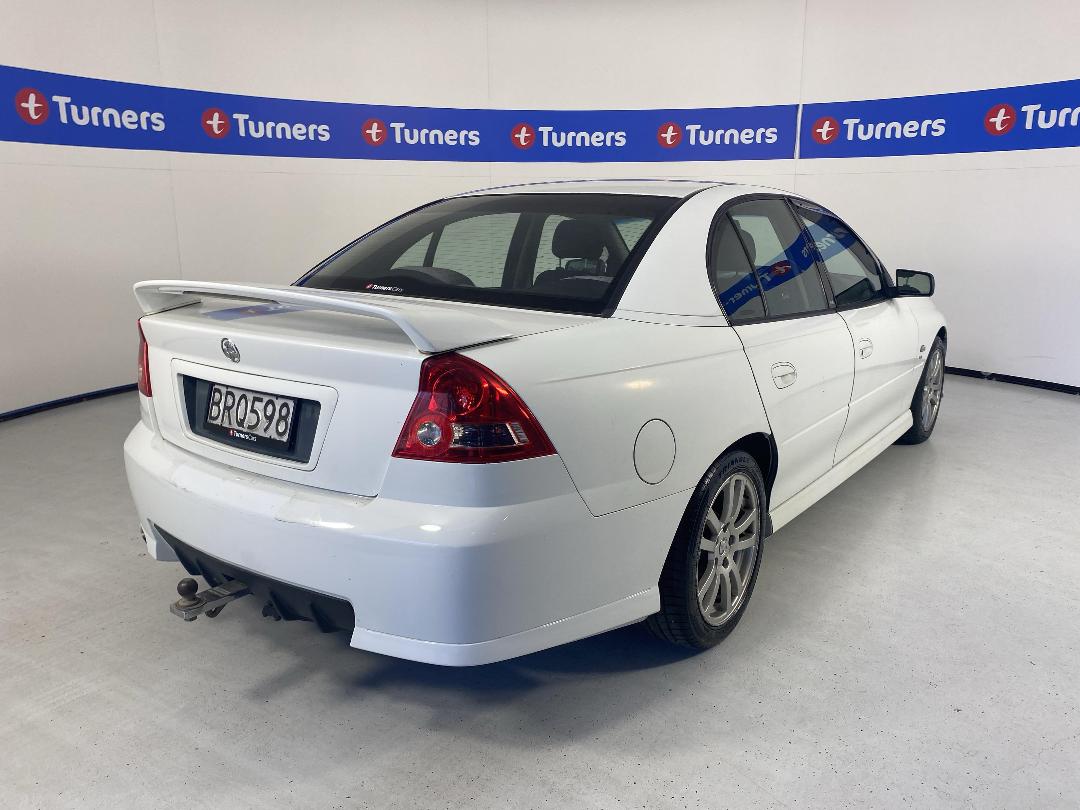 Photo '7' of Holden Commodore Photo '7' of Holden Commodore