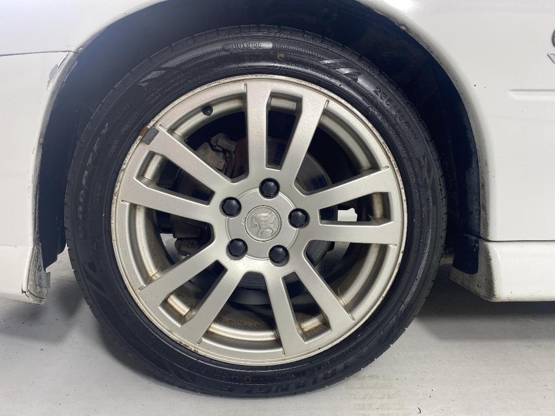 Photo '10' of Holden Commodore Photo '10' of Holden Commodore