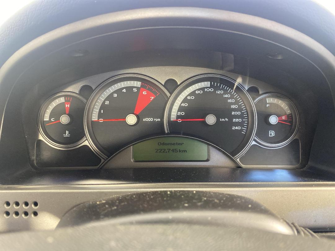 Photo '21' of Holden Commodore Photo '21' of Holden Commodore