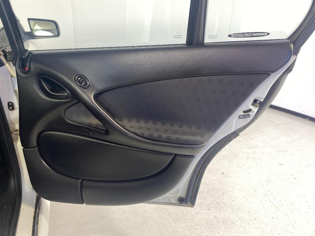 Photo '19' of Holden Commodore Photo '19' of Holden Commodore