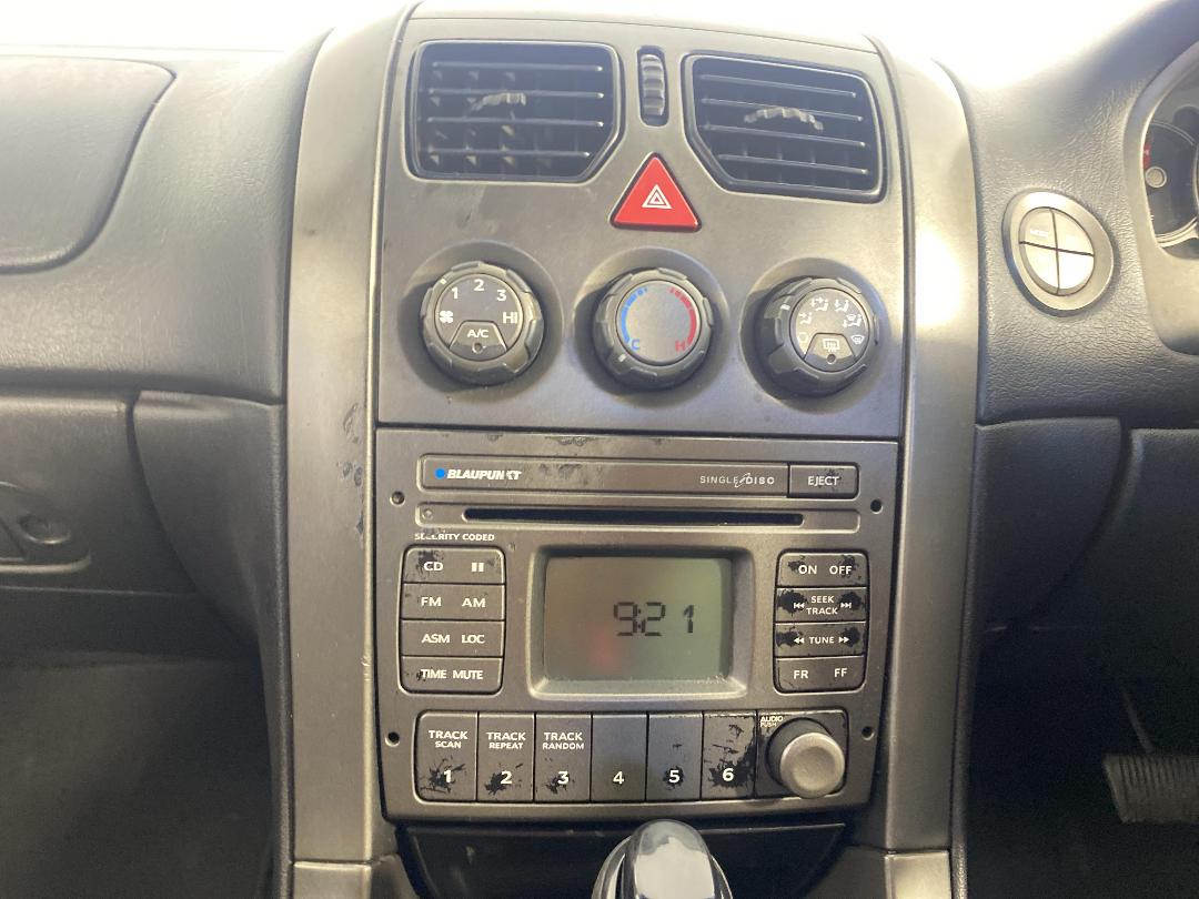 Photo '18' of Holden Commodore Photo '18' of Holden Commodore