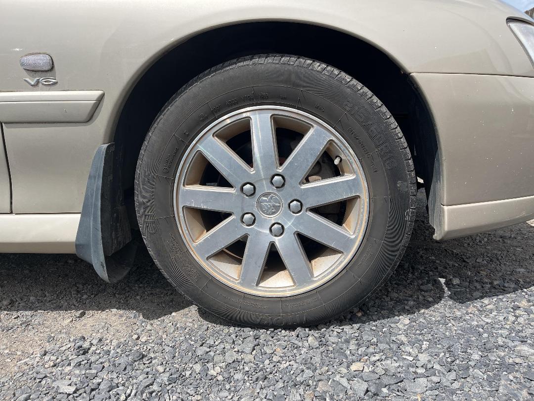 Photo '7' of Holden Commodore Berlina V6