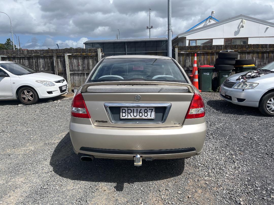 Photo '5' of Holden Commodore Berlina V6
