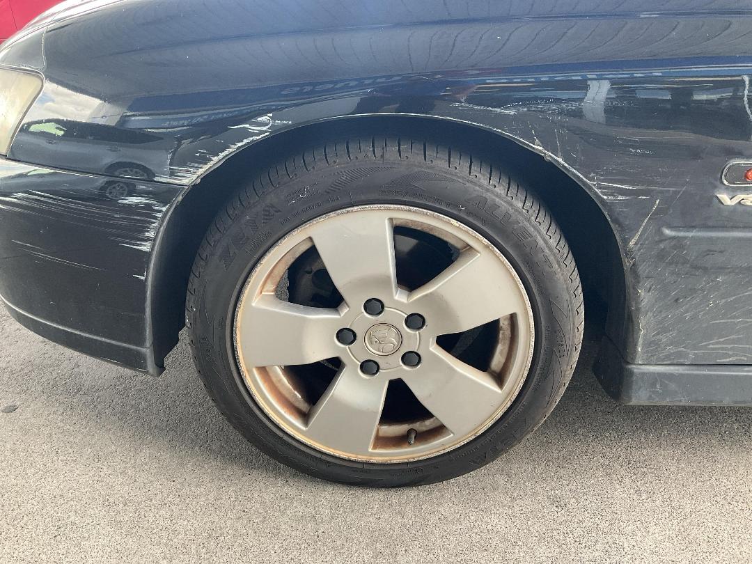 Photo '5' of Holden Commodore S V8