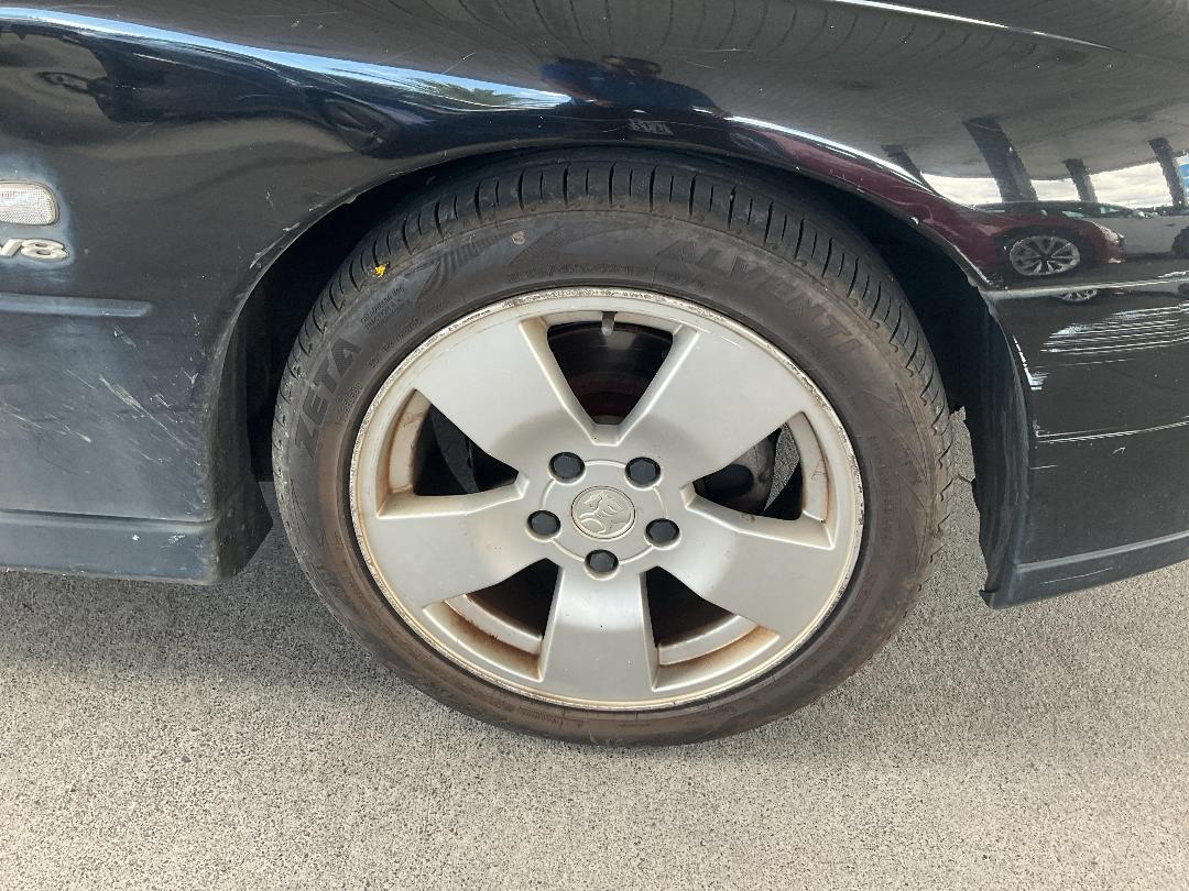 Photo '2' of Holden Commodore S V8