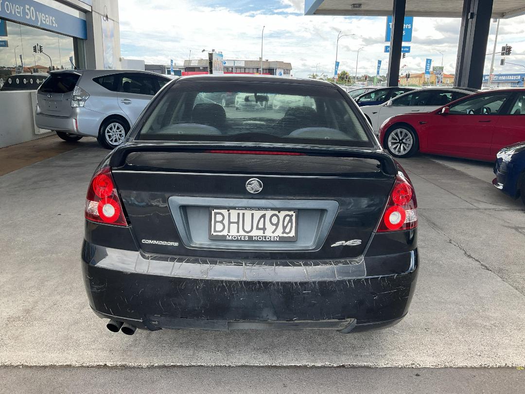 Photo '9' of Holden Commodore S V8