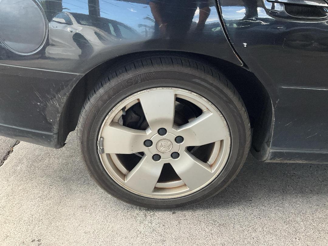 Photo '8' of Holden Commodore S V8