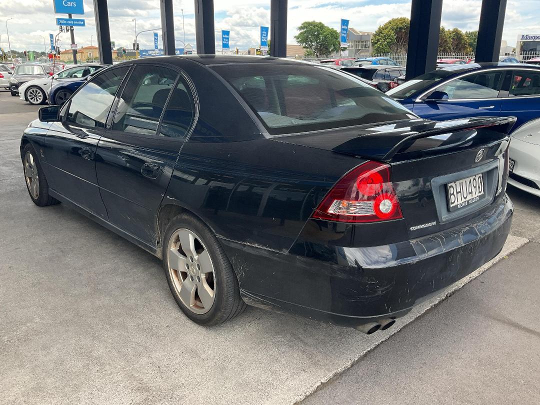 Photo '10' of Holden Commodore S V8