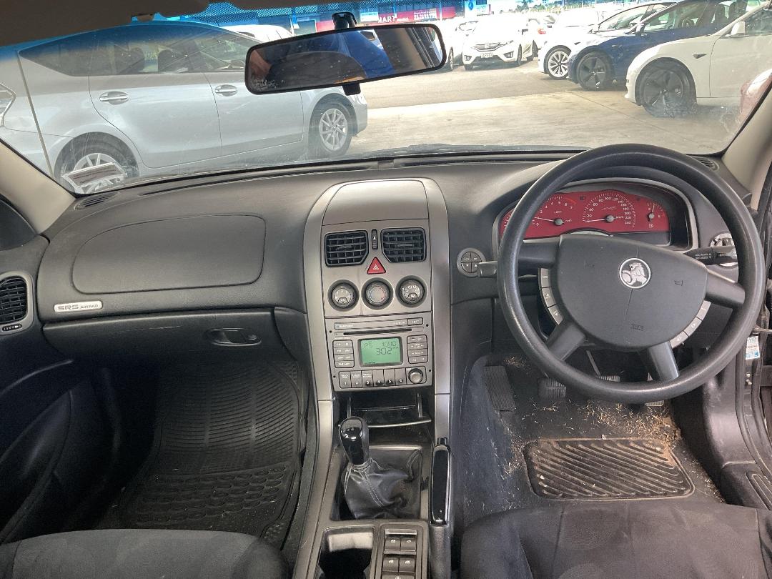 Photo '17' of Holden Commodore S V8