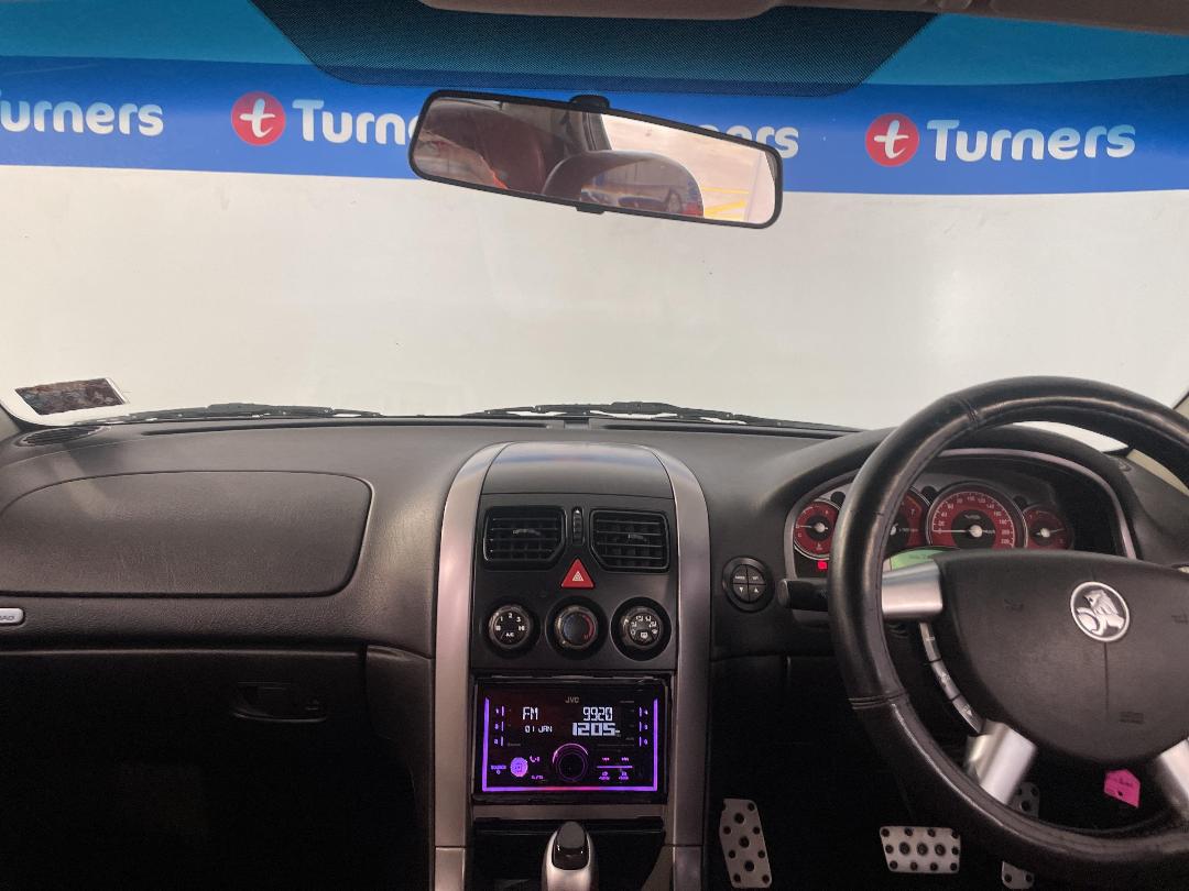 Photo '17' of Holden Commodore Photo '17' of Holden Commodore