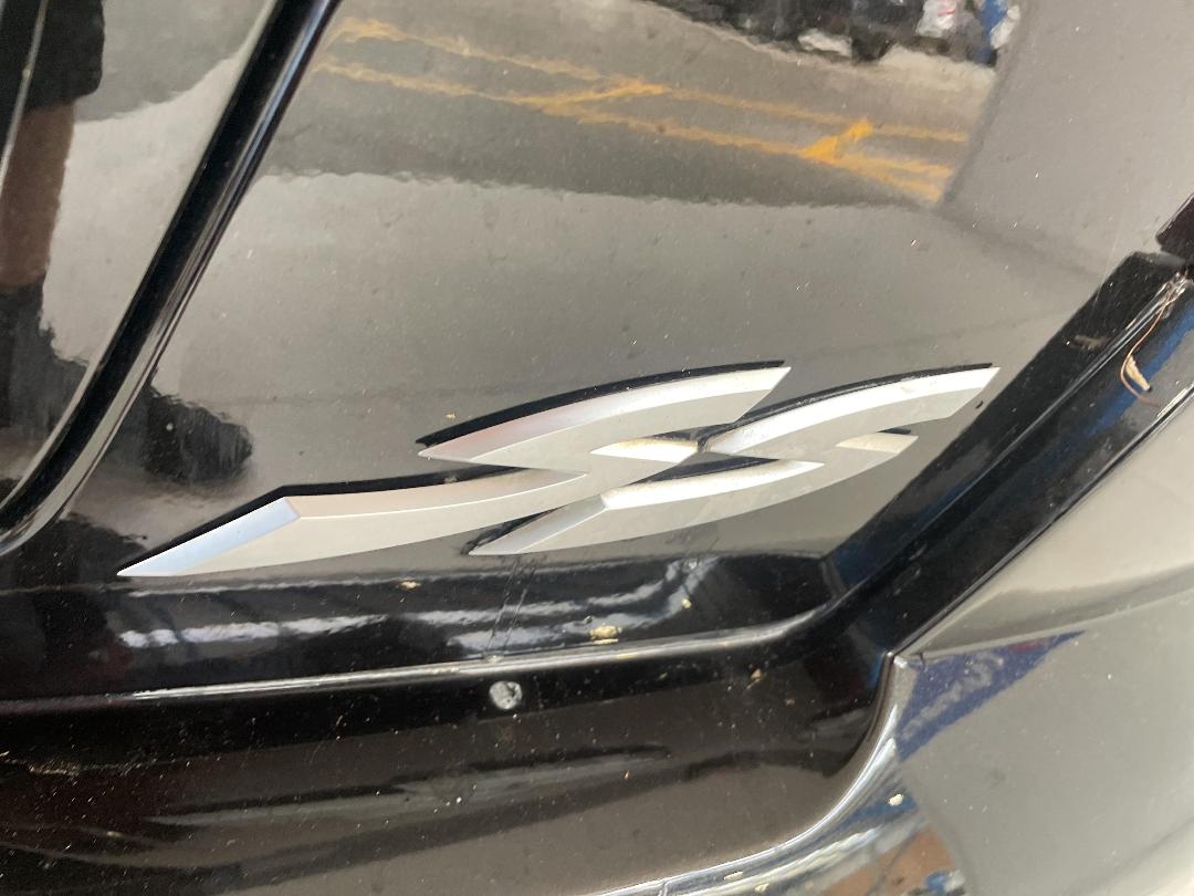 Photo '33' of Holden Commodore Photo '33' of Holden Commodore