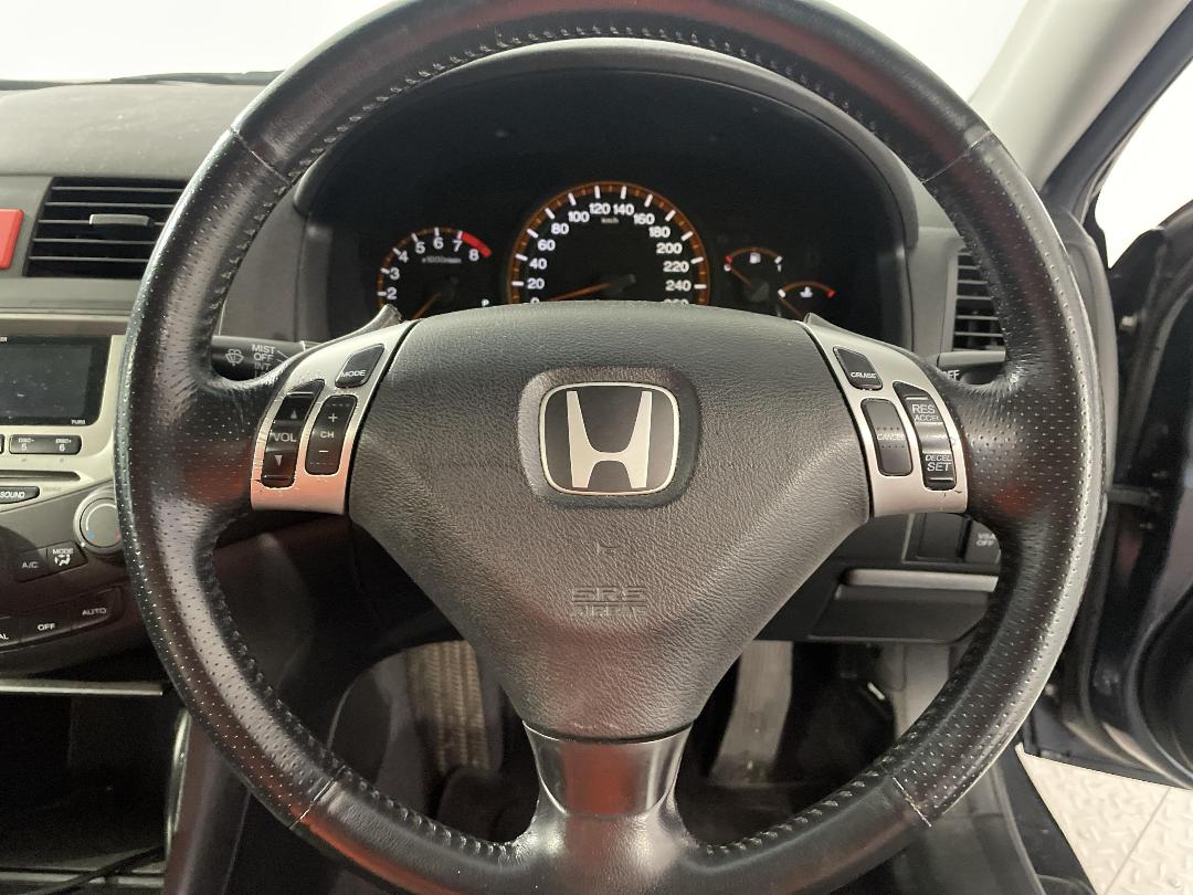 Photo '28' of Honda Accord Photo '28' of Honda Accord