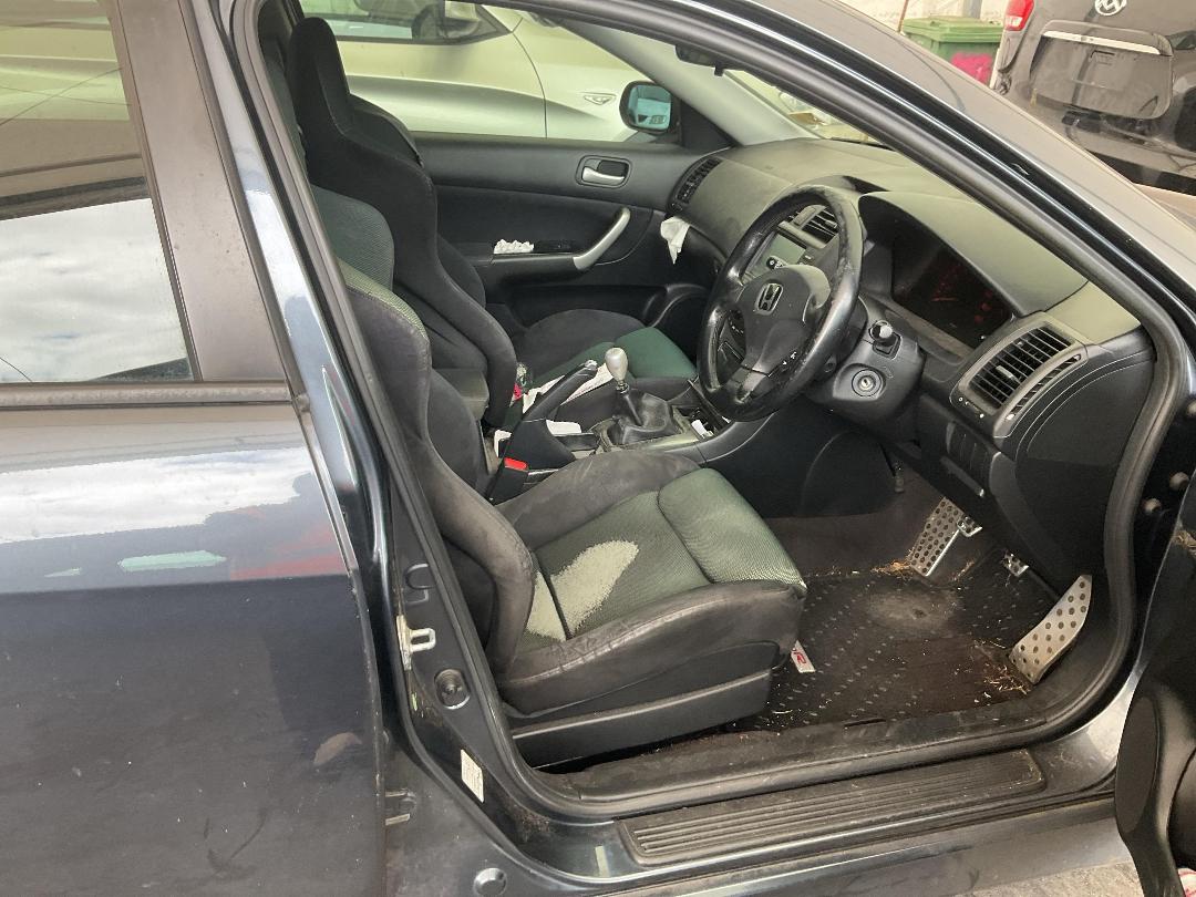 Photo '20' of Honda Accord Euro R Photo '20' of Honda Accord Euro R