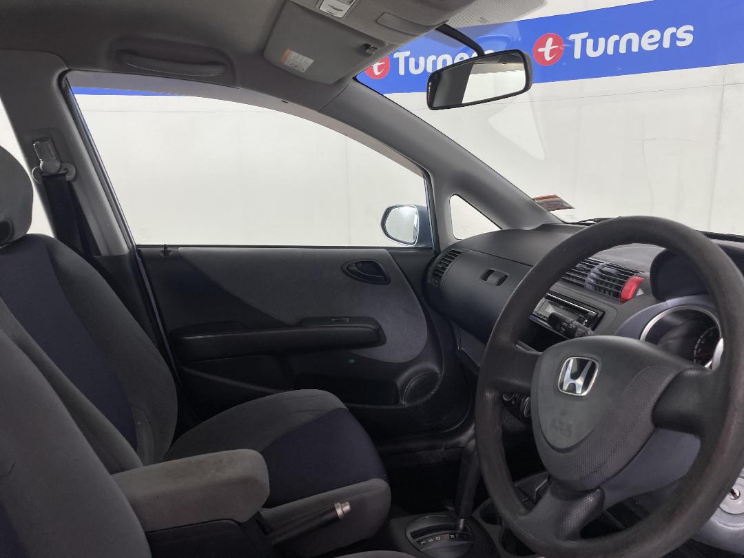 Photo '16' of Honda FIT