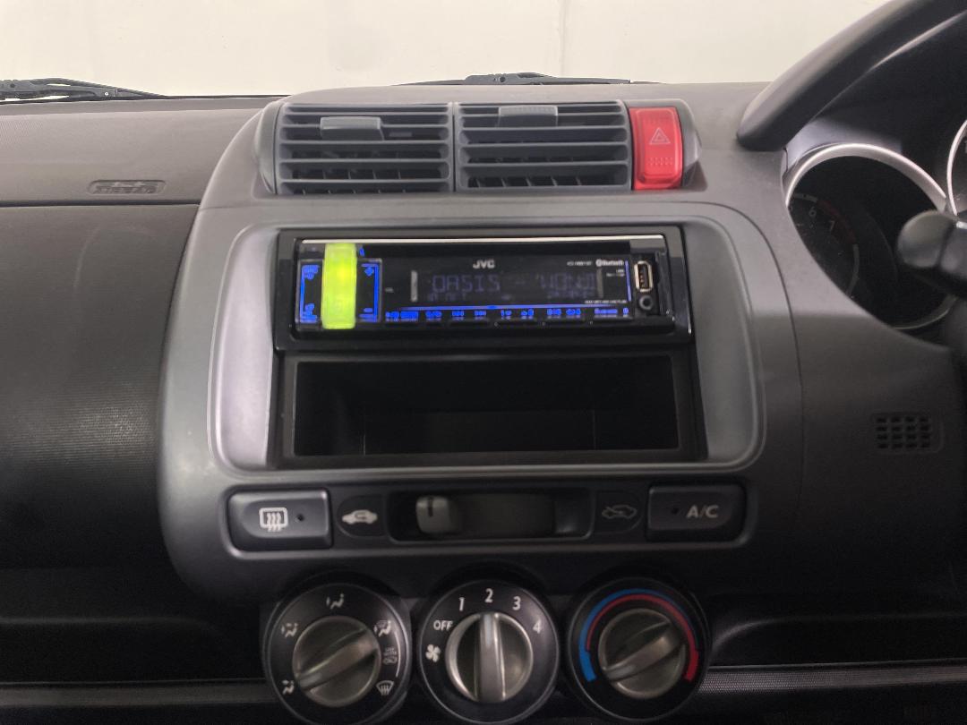 Photo '18' of Honda FIT