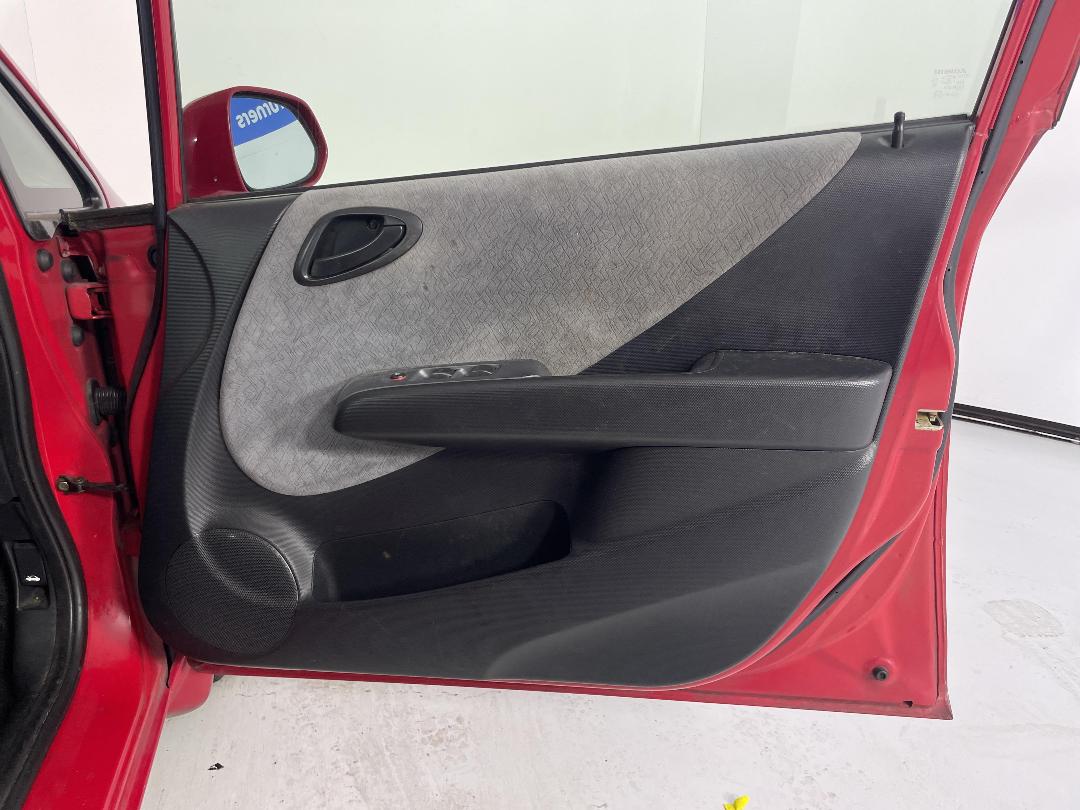 Photo '15' of Honda FIT Photo '15' of Honda FIT