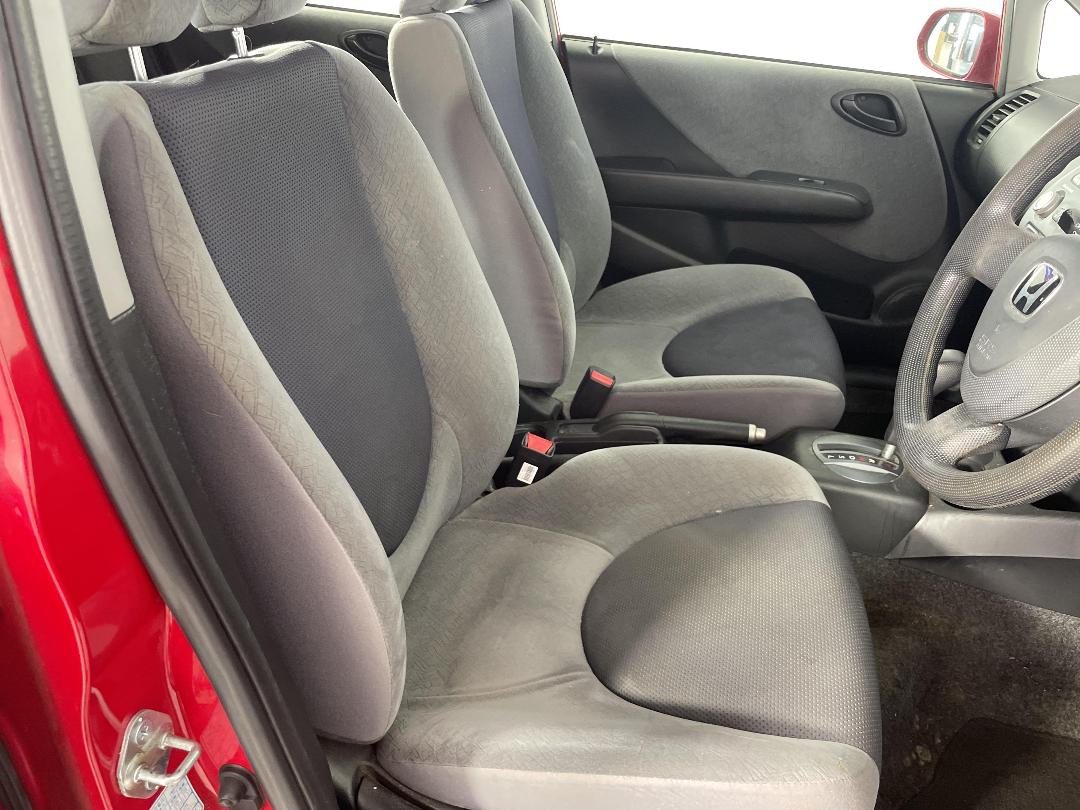 Photo '16' of Honda FIT Photo '16' of Honda FIT