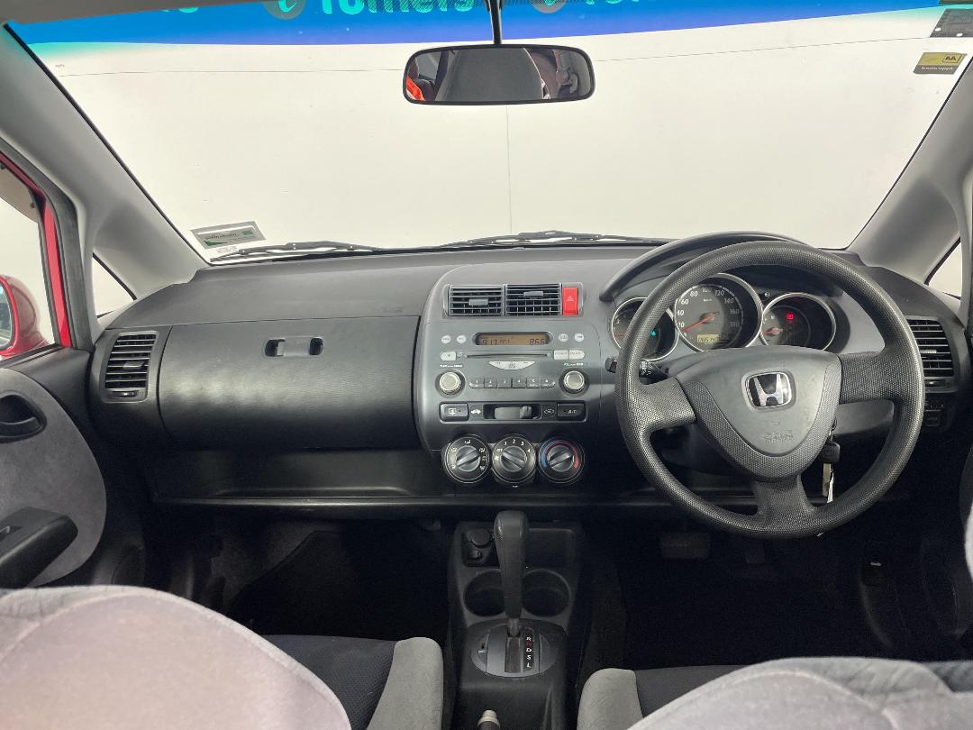 Photo '17' of Honda FIT Photo '17' of Honda FIT