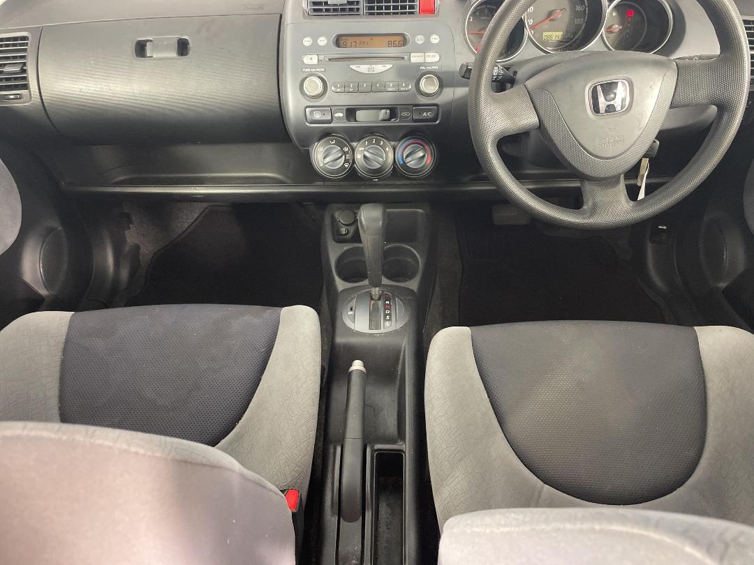 Photo '18' of Honda FIT Photo '18' of Honda FIT