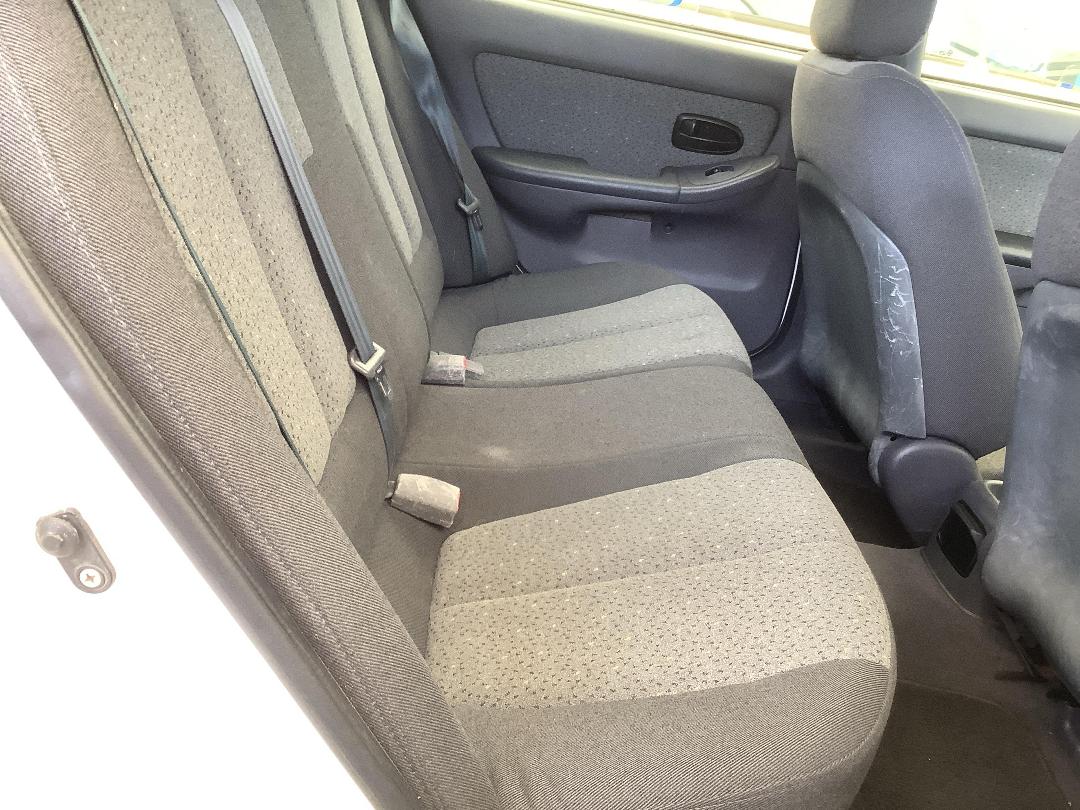 Photo '8' of Hyundai Elantra GL