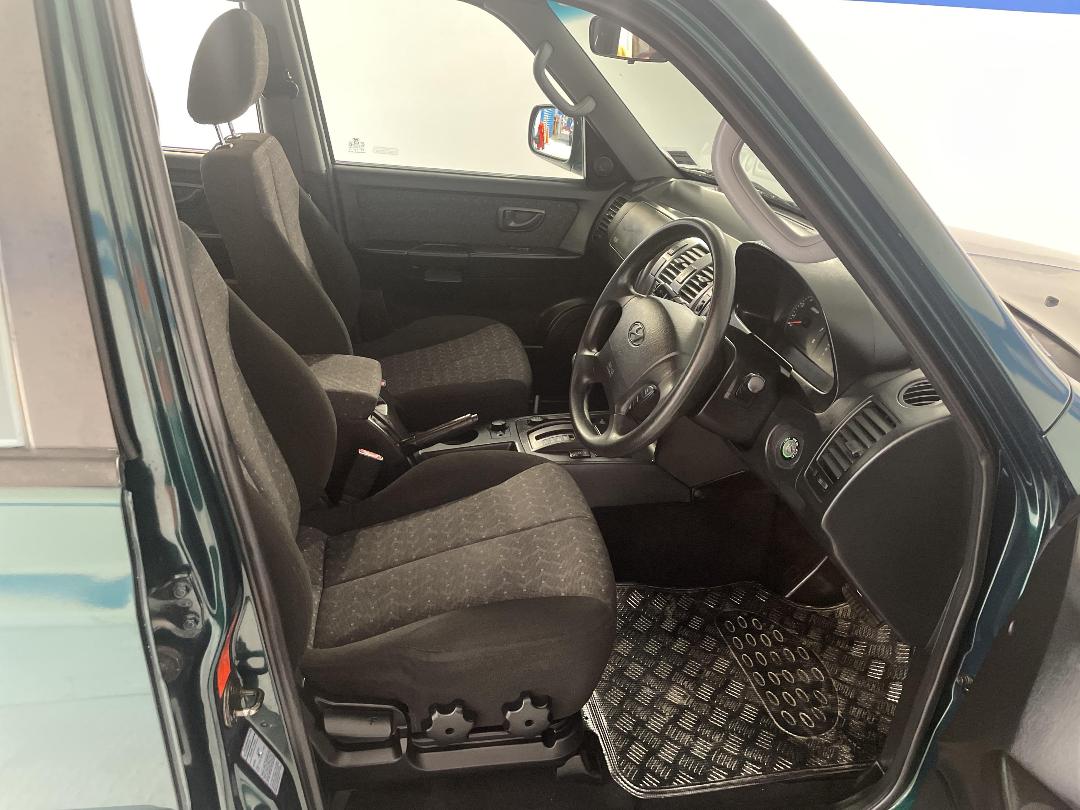 Photo '16' of Hyundai Terracan Photo '16' of Hyundai Terracan