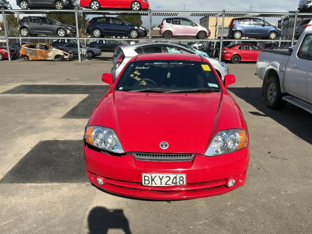 Photo '2' of Hyundai Tiburon GL Photo '2' of Hyundai Tiburon GL