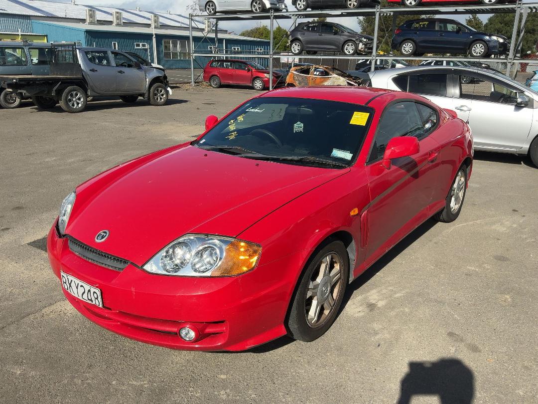 Photo '3' of Hyundai Tiburon GL Photo '3' of Hyundai Tiburon GL