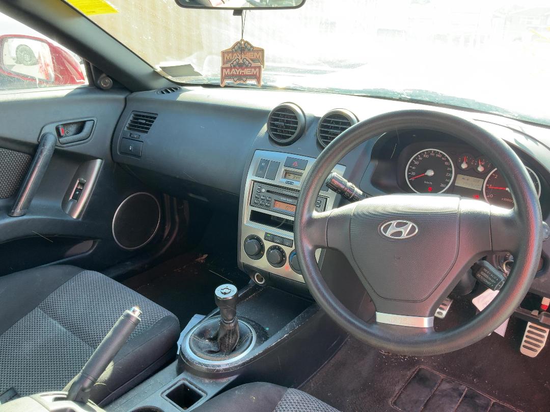 Photo '14' of Hyundai Tiburon GL Photo '14' of Hyundai Tiburon GL