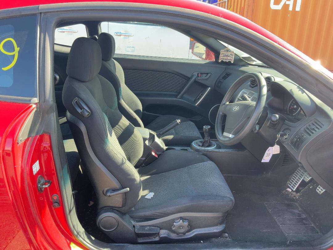 Photo '15' of Hyundai Tiburon GL Photo '15' of Hyundai Tiburon GL