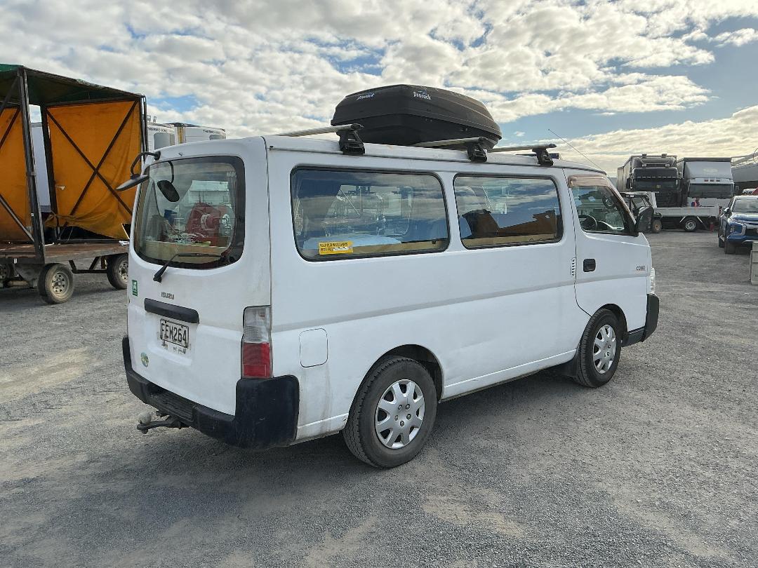 Photo '4' of Isuzu Como Van