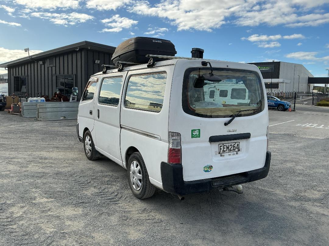 Photo '6' of Isuzu Como Van