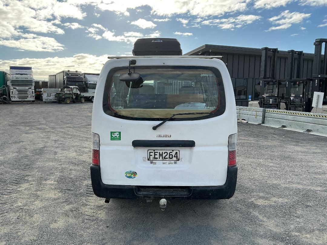 Photo '5' of Isuzu Como Van