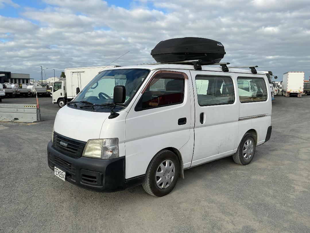 Photo '8' of Isuzu Como Van