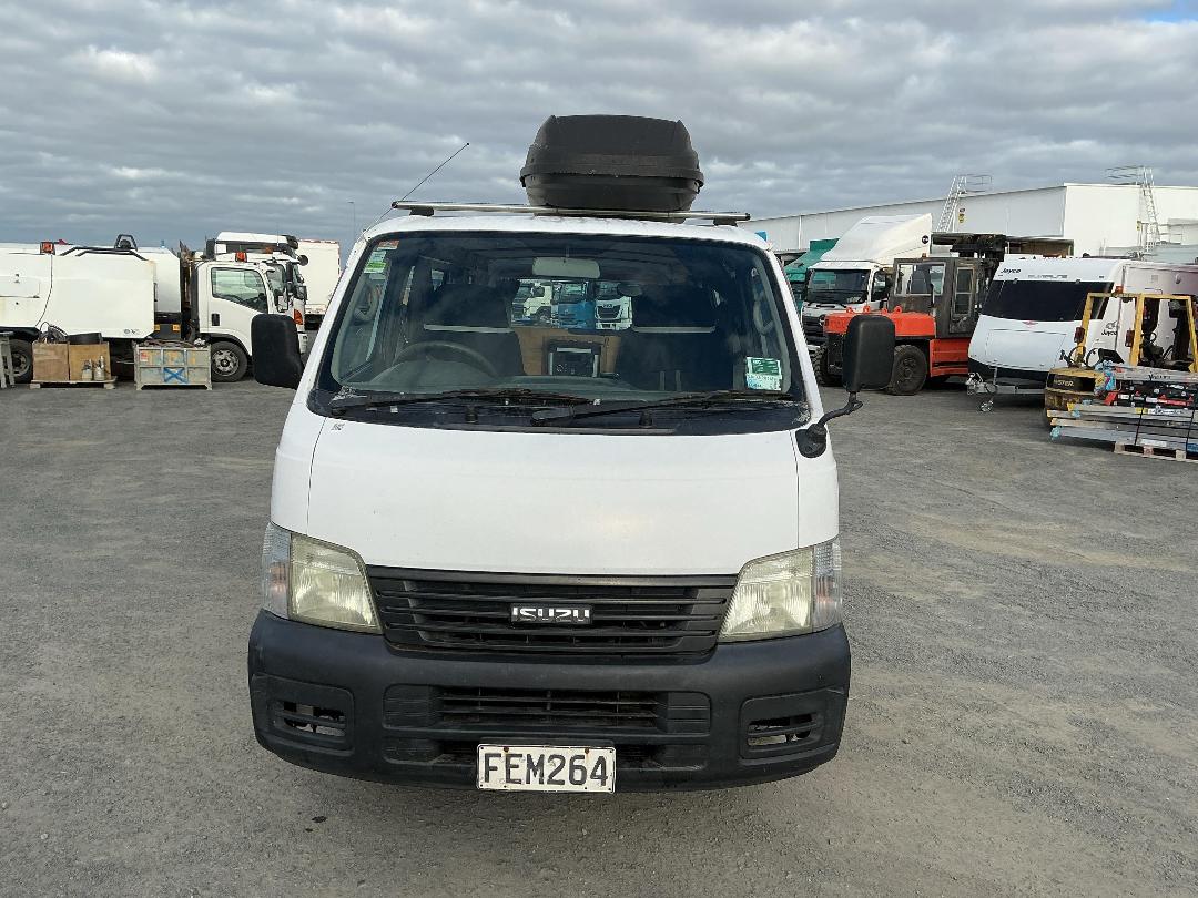 Photo '9' of Isuzu Como Van