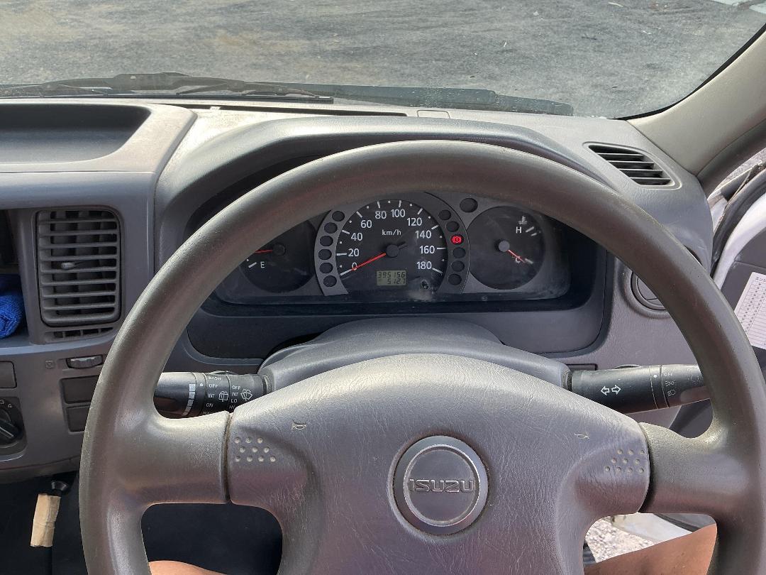 Photo '14' of Isuzu Como Van