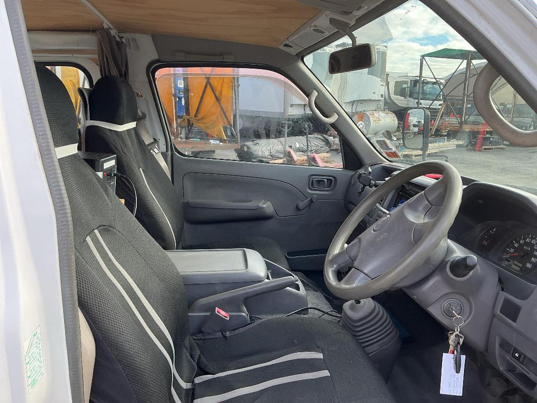 Photo '13' of Isuzu Como Van