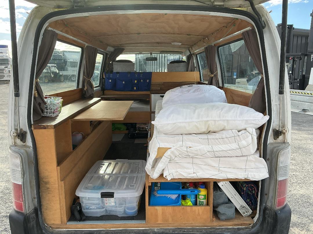 Photo '22' of Isuzu Como Van