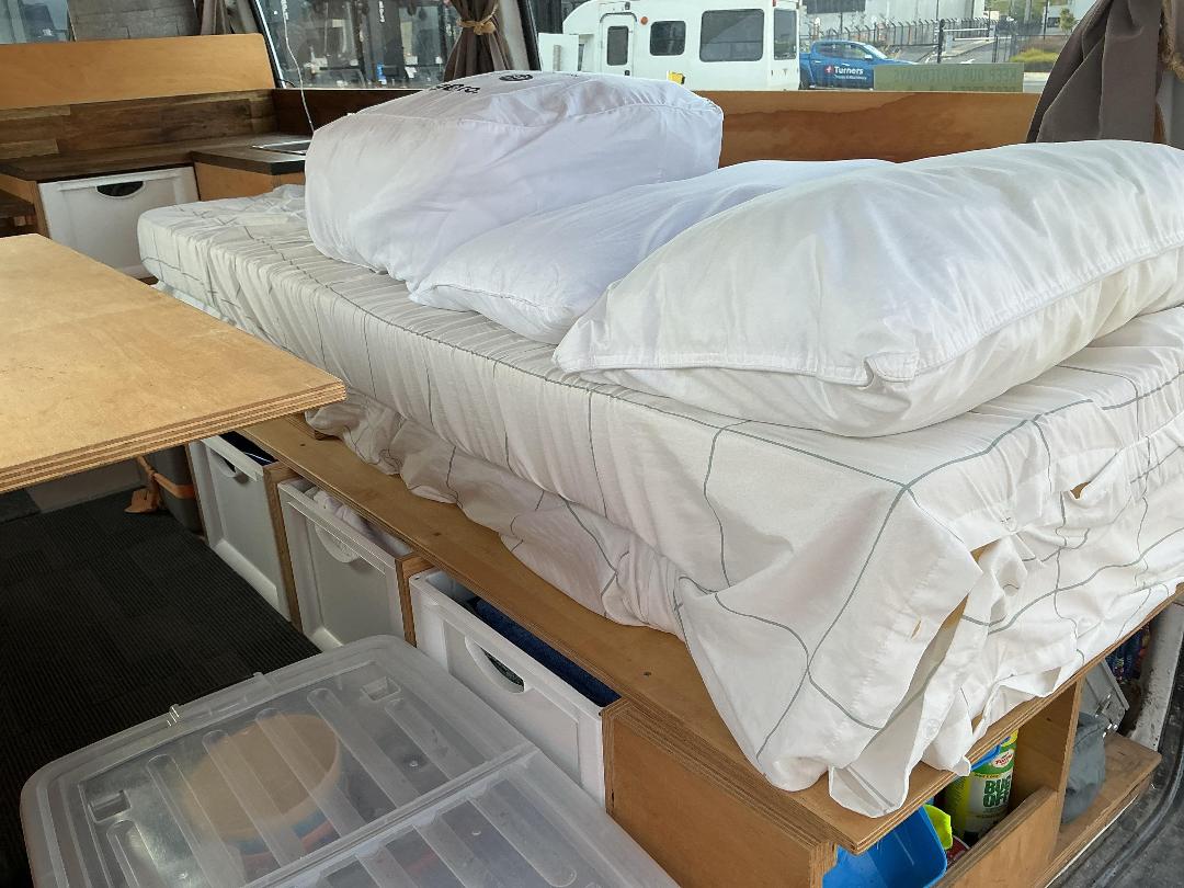 Photo '24' of Isuzu Como Van