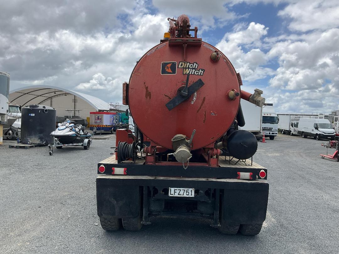 Photo '5' of Isuzu FVR 900 Hydro Excavator