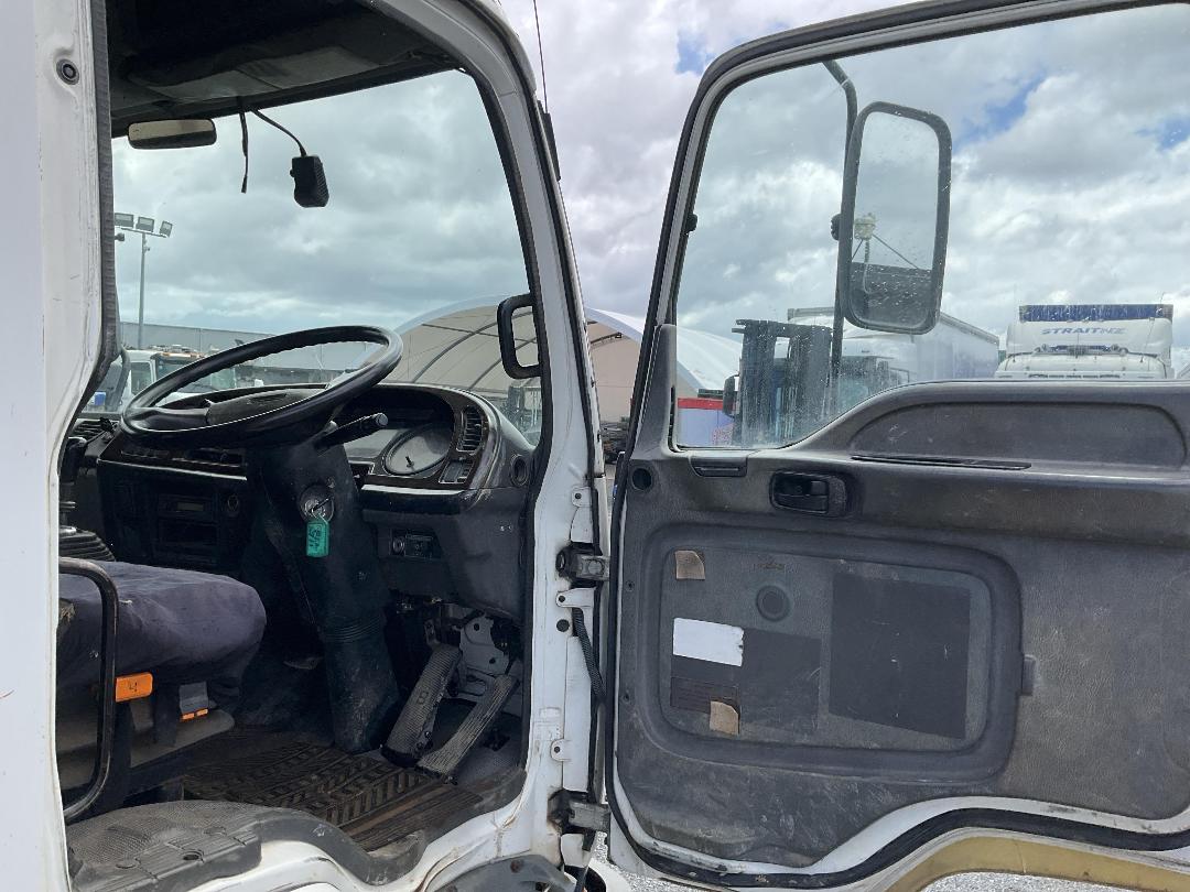 Photo '11' of Isuzu FVR 900 Hydro Excavator