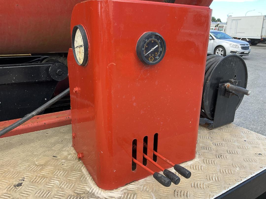 Photo '25' of Isuzu FVR 900 Hydro Excavator