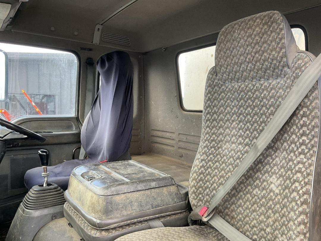 Photo '22' of Isuzu FVR 900 Hydro Excavator