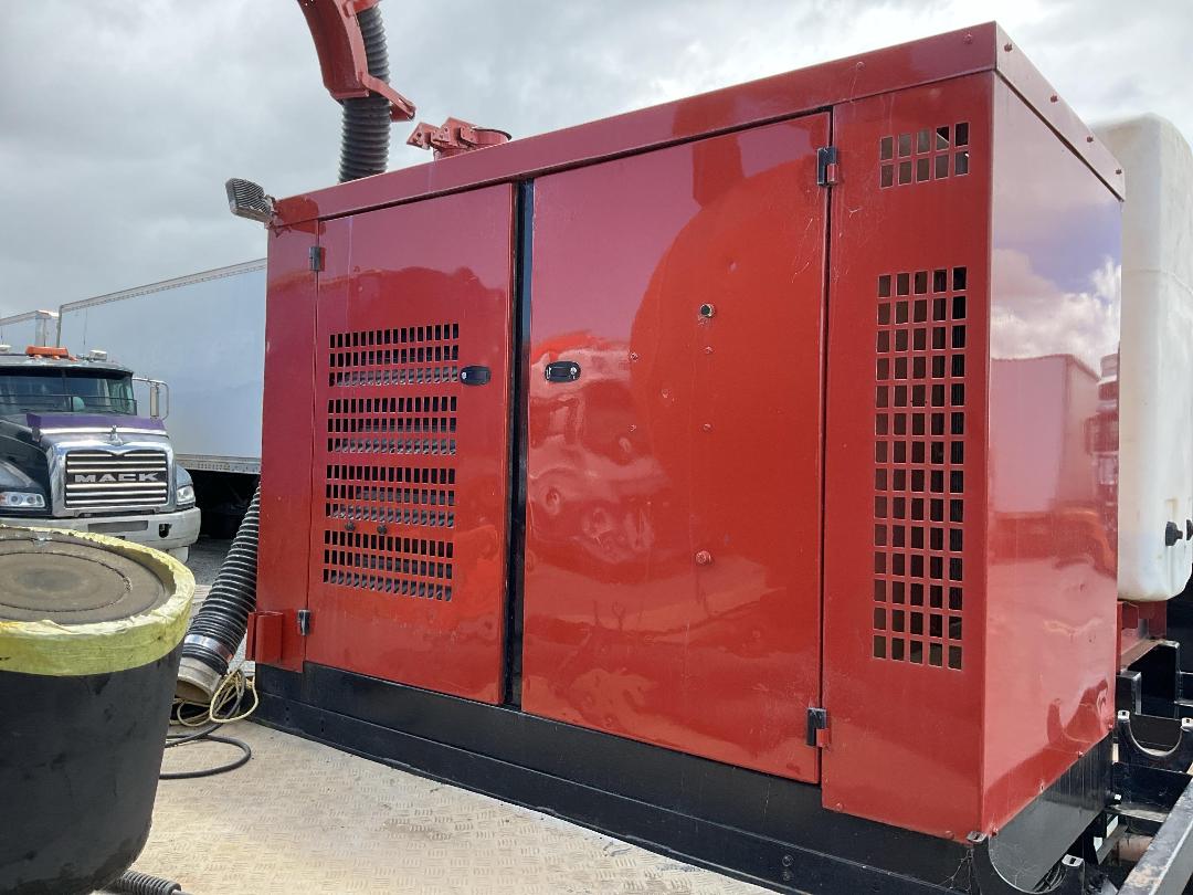 Photo '30' of Isuzu FVR 900 Hydro Excavator