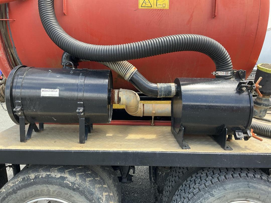 Photo '29' of Isuzu FVR 900 Hydro Excavator